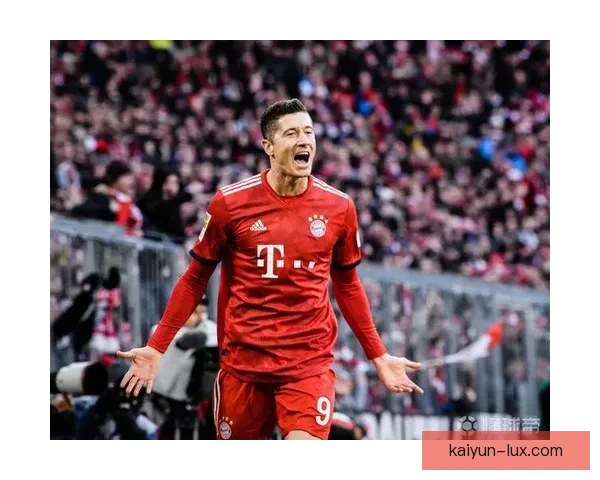 莱万多夫斯基肩伤情况分析，或将对赛季表现造成长期影响